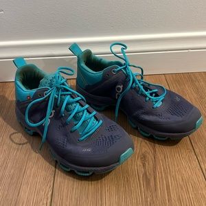 On Cloud Blue Shoes Sneakers - Womens 6